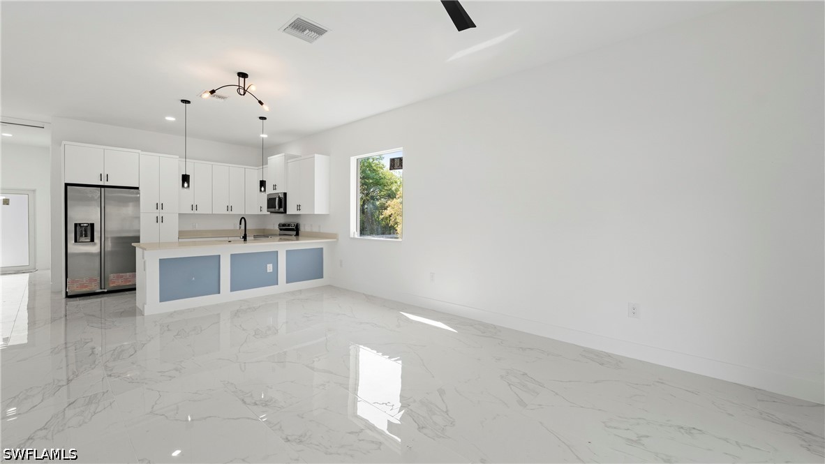 3 Bed SingleFamilyResidence for Sale in Lehigh Acres, photo 9