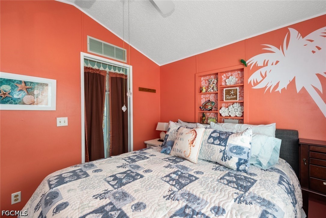 2 Bed ManufacturedHome for Sale in Estero, photo 9