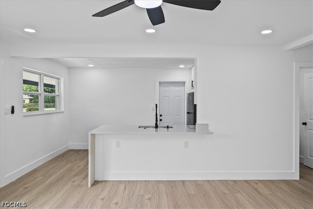 2 Bed SingleFamilyResidence for Sale in Fort Myers, photo 9