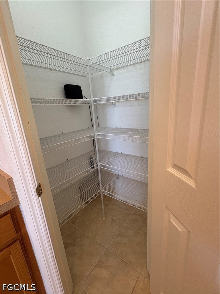 2 Bed Waterfront Home for Sale in Fort Myers, photo 9