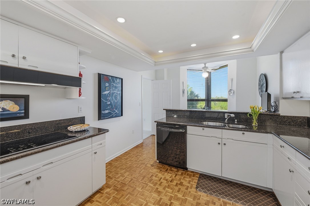 3 Bed Condominium for Sale in Grosvenor, photo 9