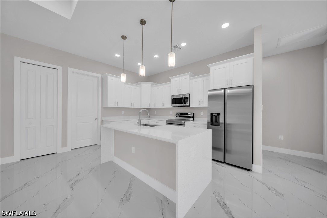 3 Bed SingleFamilyResidence for Sale in Lehigh Acres, photo 9