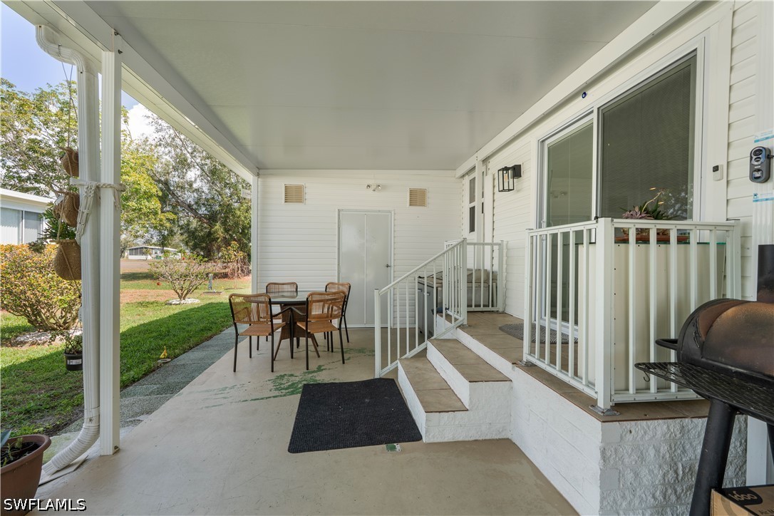 2 Bed ManufacturedHome for Sale in Naples, photo 9