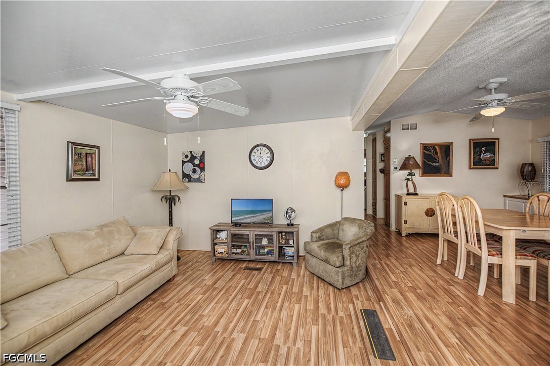 2 Bed ManufacturedHome for Sale in North Fort Myers, photo 9