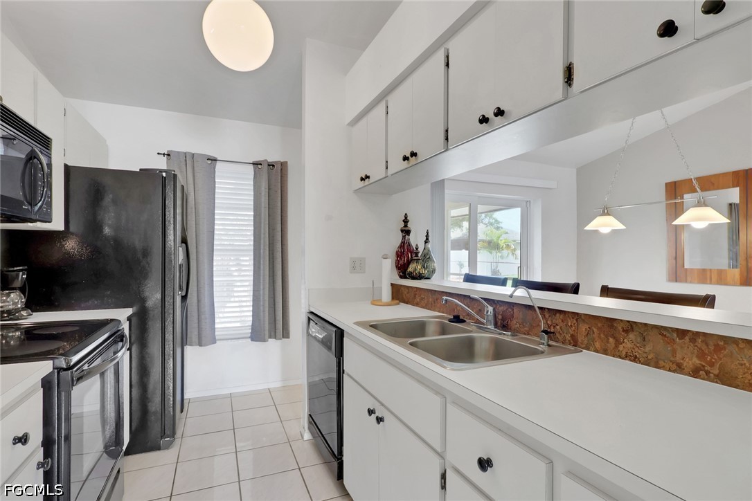 3 Bed SingleFamilyResidence for Sale in Cape Coral, photo 9