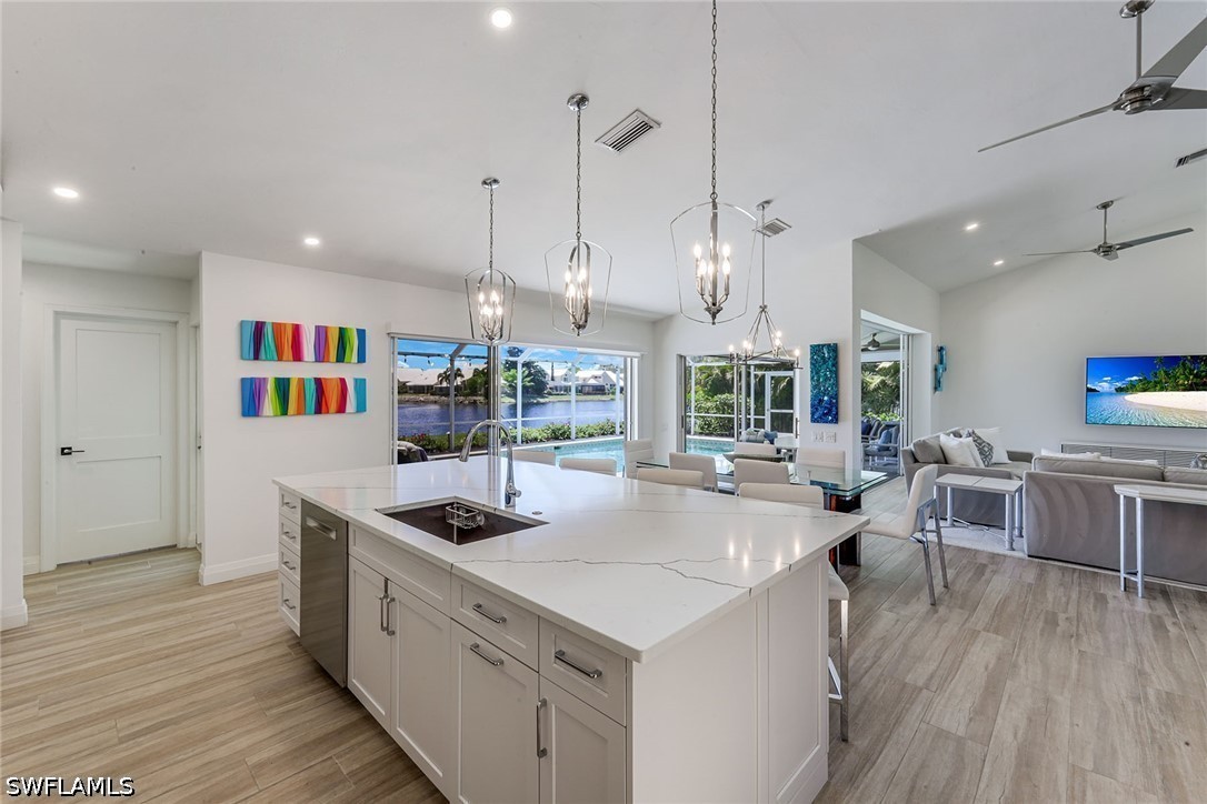 3 Bed Pool Home for Sale in Vanderbilt Lakes, photo 9