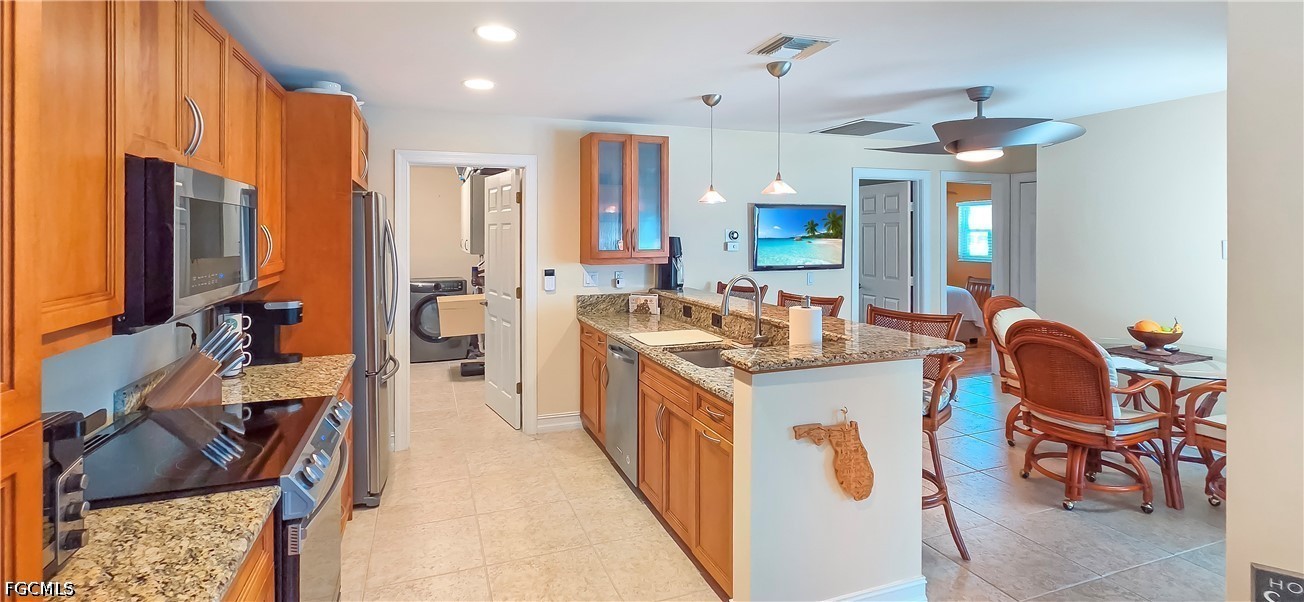 3 Bed Pool Home for Sale in Cape Coral, photo 9