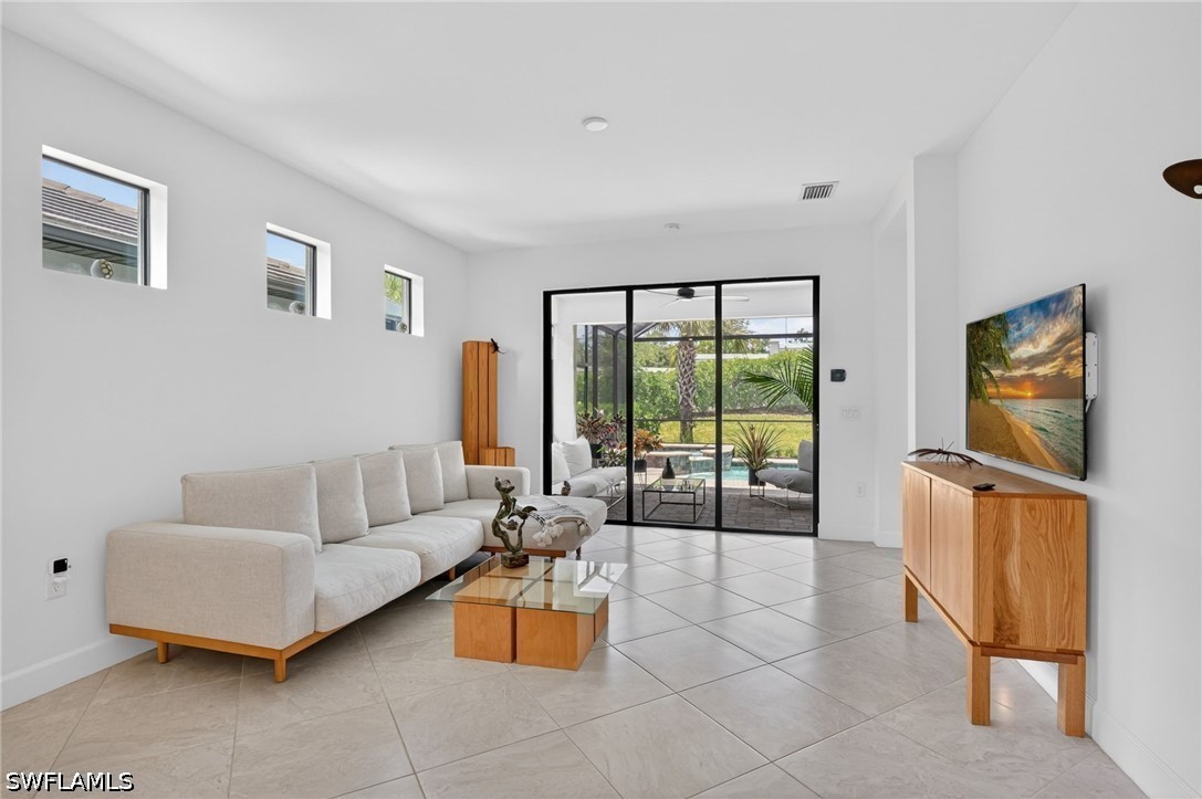 3 Bed Pool Home for Sale in Manatee Cove, photo 9