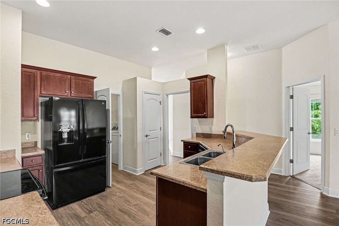 3 Bed SingleFamilyResidence for Sale in Cape Coral, photo 9