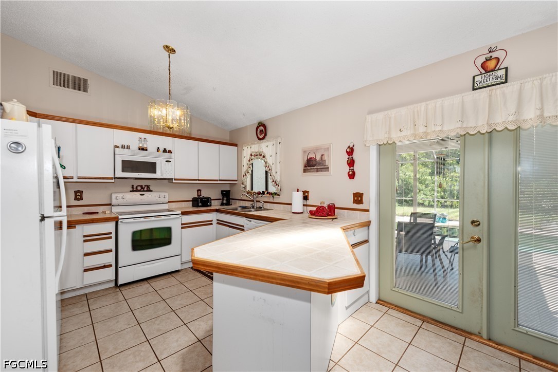 2 Bed Pool Home for Sale in Cape Coral, photo 9