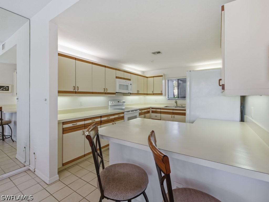 2 Bed Condominium for Sale in Eagle Creek, photo 9