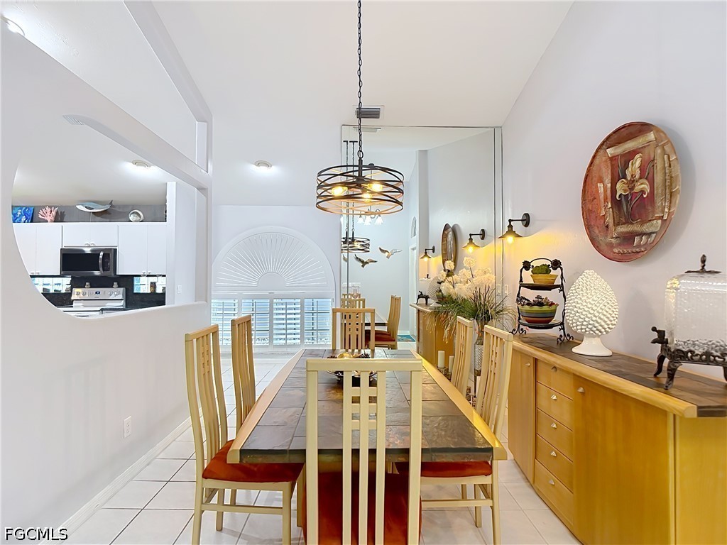 2 Bed Waterfront Home for Sale in Palm Island, photo 9