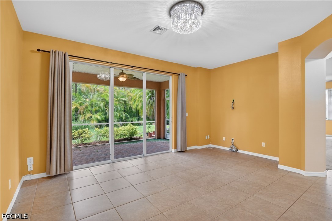 4 Bed SingleFamilyResidence for Sale in Fort Myers, photo 9