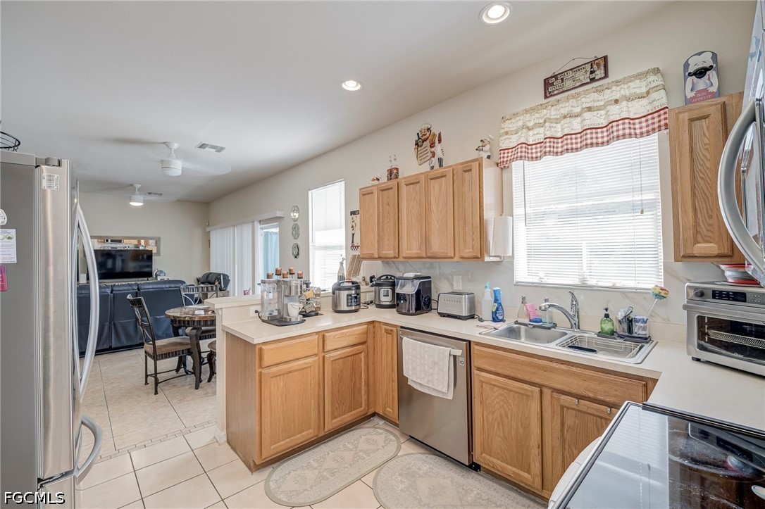 4 Bed SingleFamilyResidence for Sale in Lehigh Acres, photo 9
