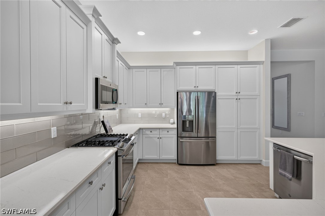4 Bed Pool Home for Sale in Valencia Bonita, photo 9