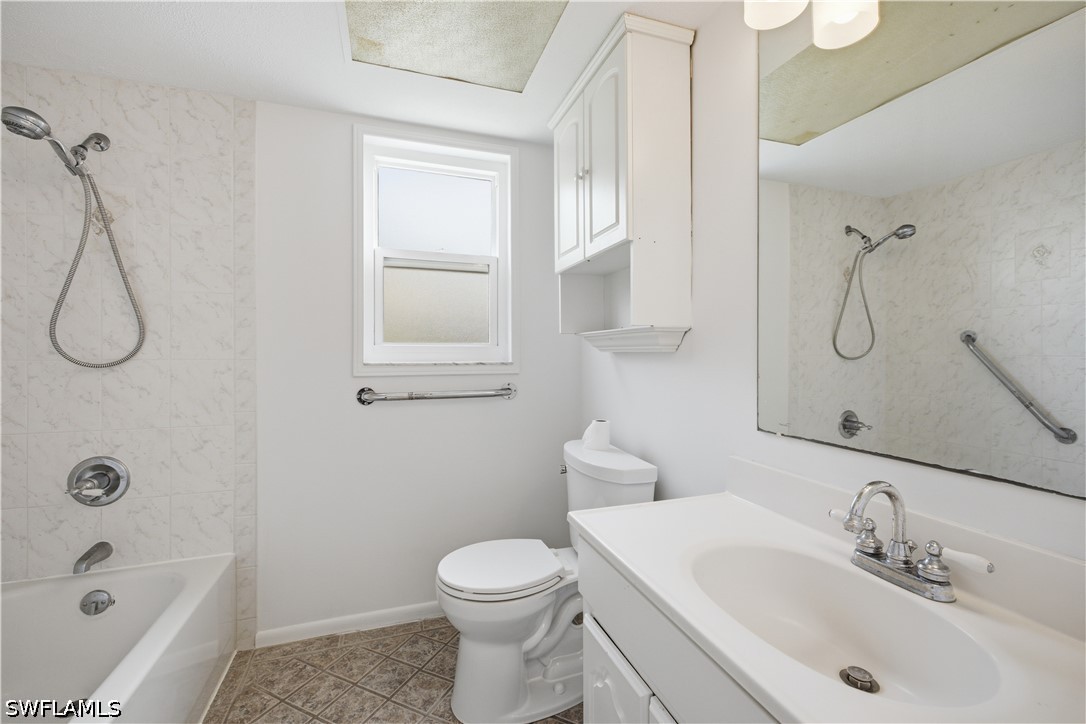 2 Bed SingleFamilyResidence for Sale in San Carlos Park, photo 9