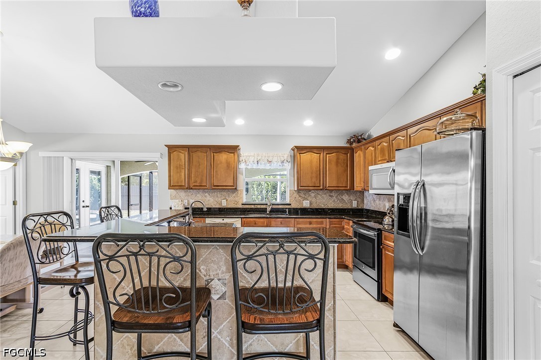3 Bed Pool Home for Sale in Cape Coral, photo 9