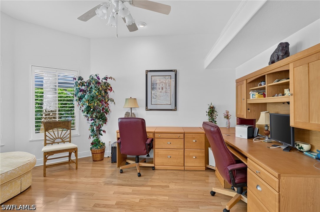 3 Bed Pool Home for Sale in Yorktown, photo 9