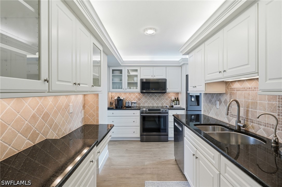 2 Bed Waterfront Home for Sale in Marco Island, photo 9