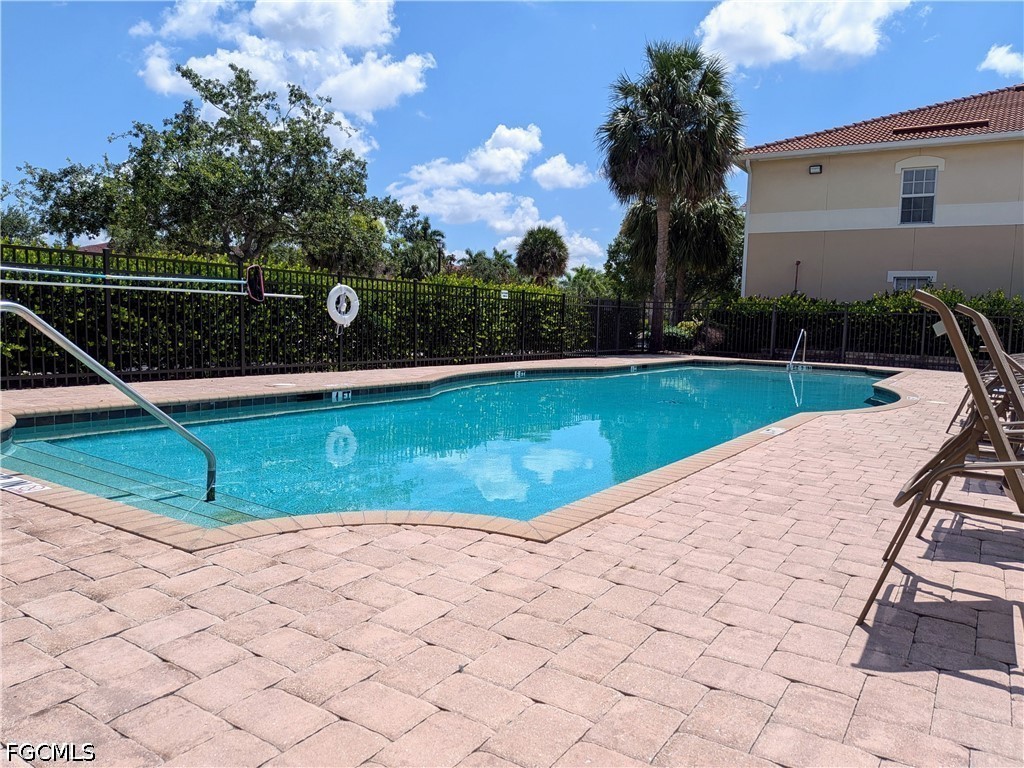 1 Bed Condominium for Sale in College Pointe, photo 9