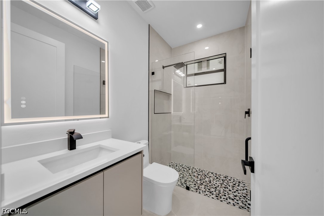 3 Bed Pool Home for Sale in Cape Coral, photo 9