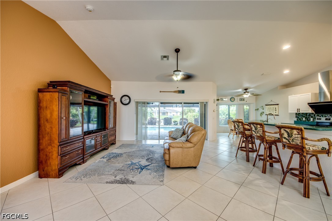 3 Bed Pool Home for Sale in Cape Coral, photo 9