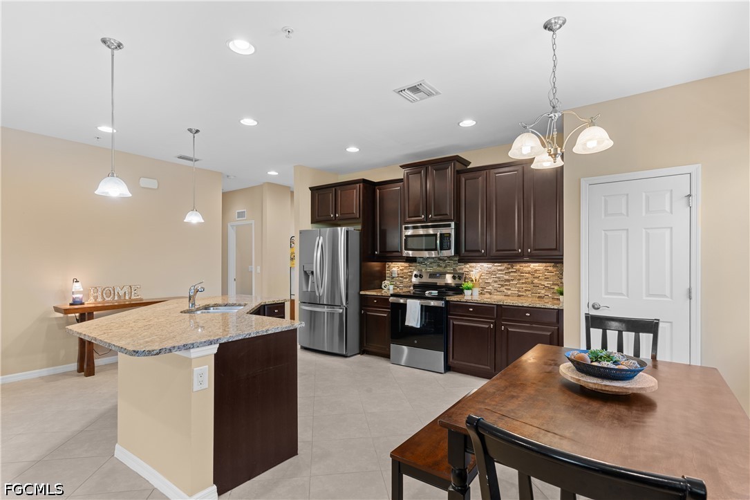 3 Bed Condominium for Sale in Fort Myers, photo 9