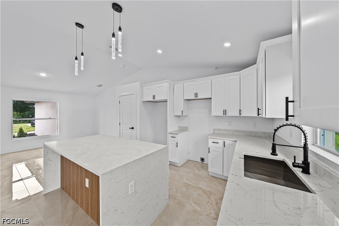 4 Bed SingleFamilyResidence for Sale in Lehigh Acres, photo 9