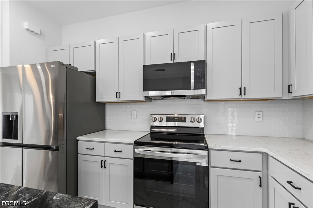 3 Bed Pool Home for Sale in Cape Coral, photo 9