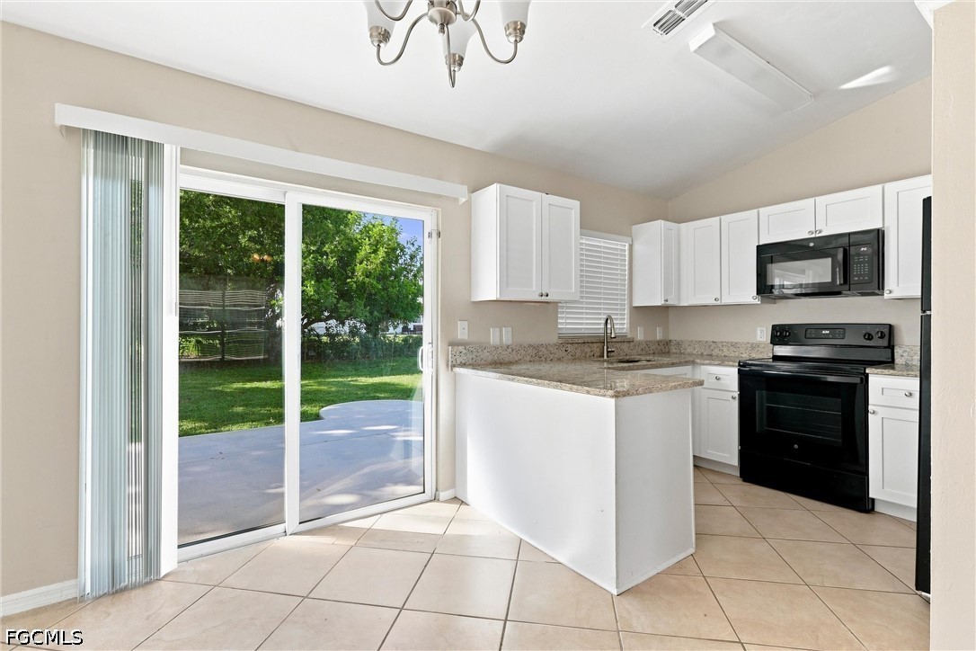 3 Bed SingleFamilyResidence for Sale in San Carlos Park, photo 9
