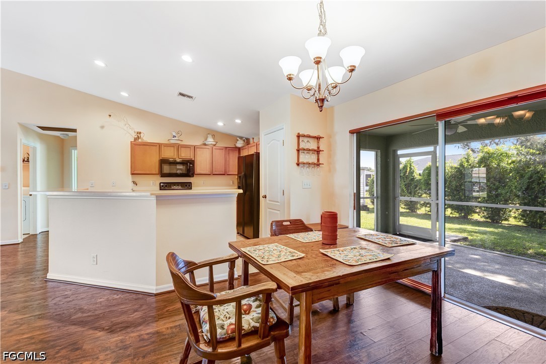 3 Bed SingleFamilyResidence for Sale in Cape Coral, photo 9