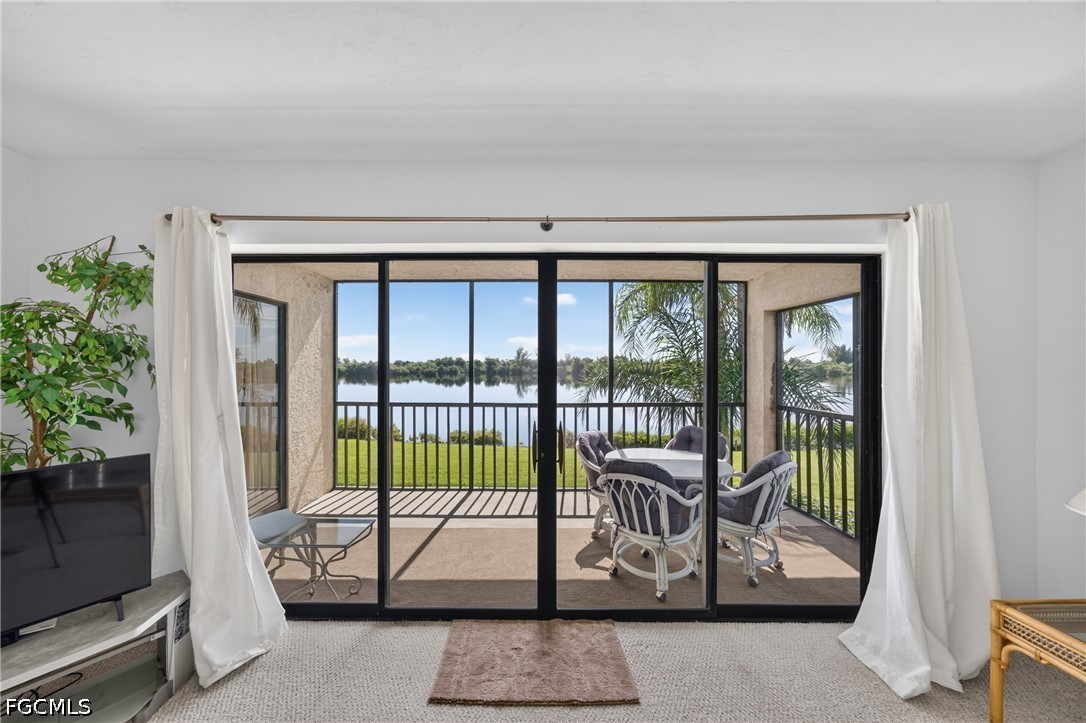 2 Bed Waterfront Home for Sale in North Fort Myers, photo 9