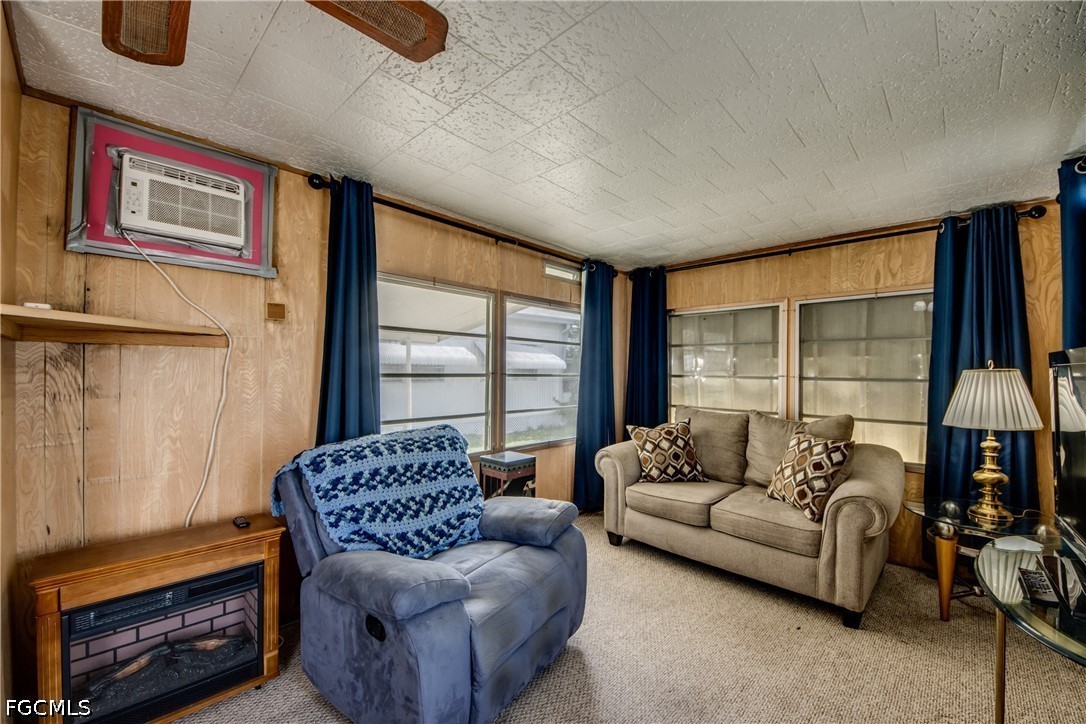 1 Bed ManufacturedHome for Sale in Mobile Manor, photo 9
