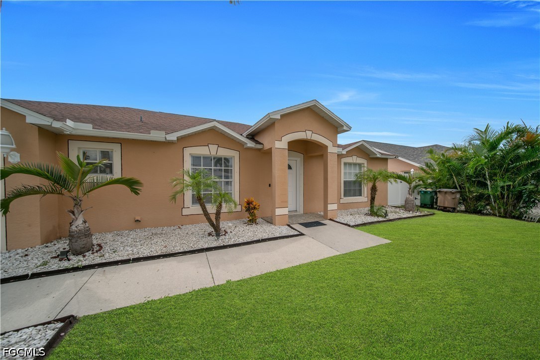 3 Bed Pool Home for Sale in Cape Coral, photo 9
