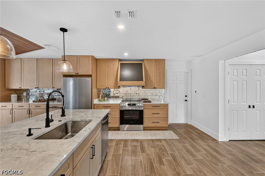 3 Bed Pool Home for Sale in San Carlos Park, photo 9
