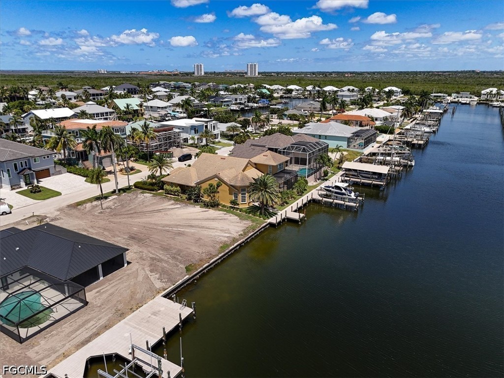 Waterfront Home for Sale in Siesta Isles, photo 9