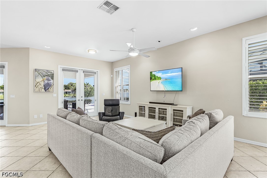 3 Bed Pool Home for Sale in Harbourside, photo 9