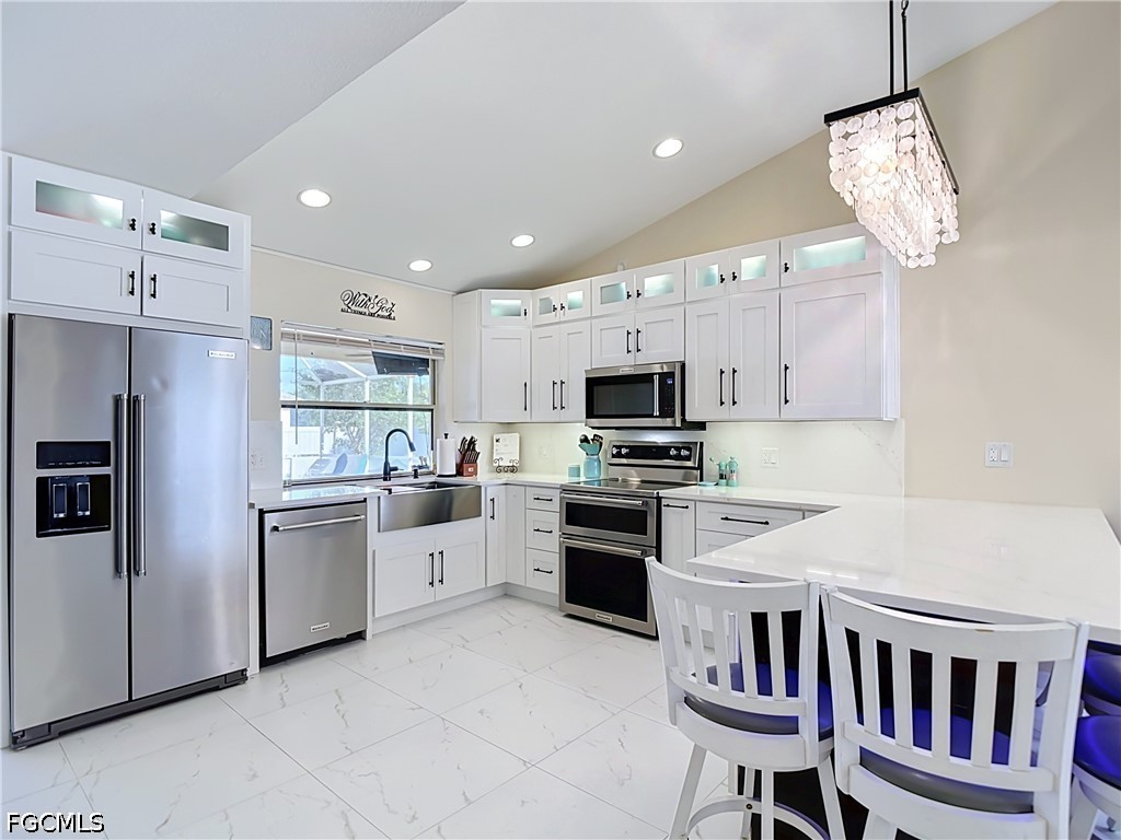 3 Bed Pool Home for Sale in San Carlos Park, photo 9