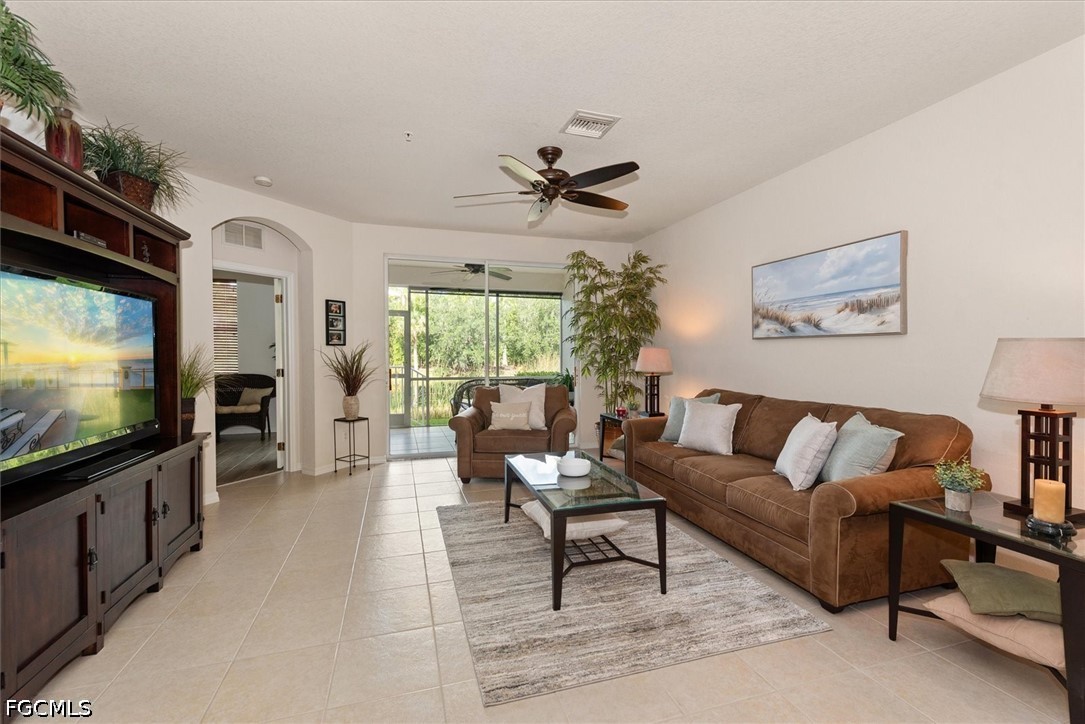 2 Bed Waterfront Home for Sale in Fort Myers, photo 9