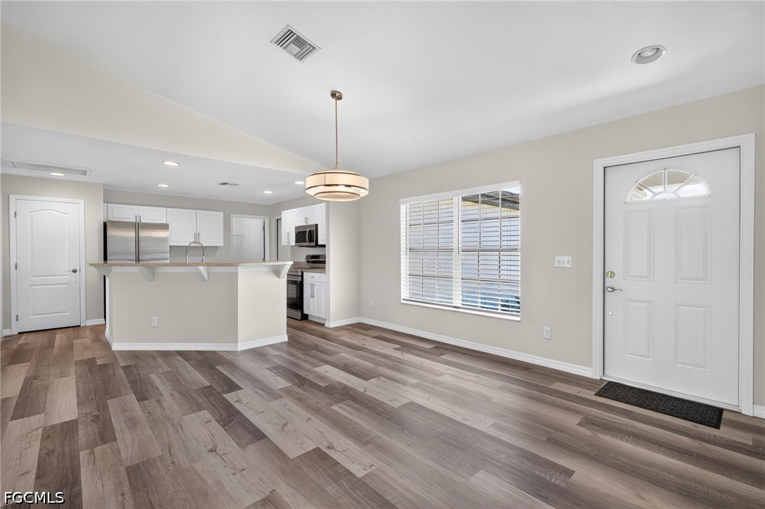 3 Bed SingleFamilyResidence for Sale in Lehigh Acres, photo 9