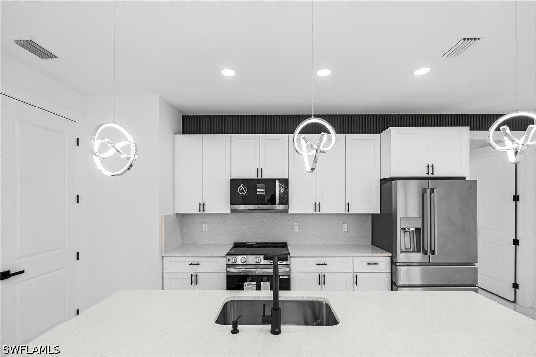 3 Bed SingleFamilyResidence for Sale in Lehigh Acres, photo 9