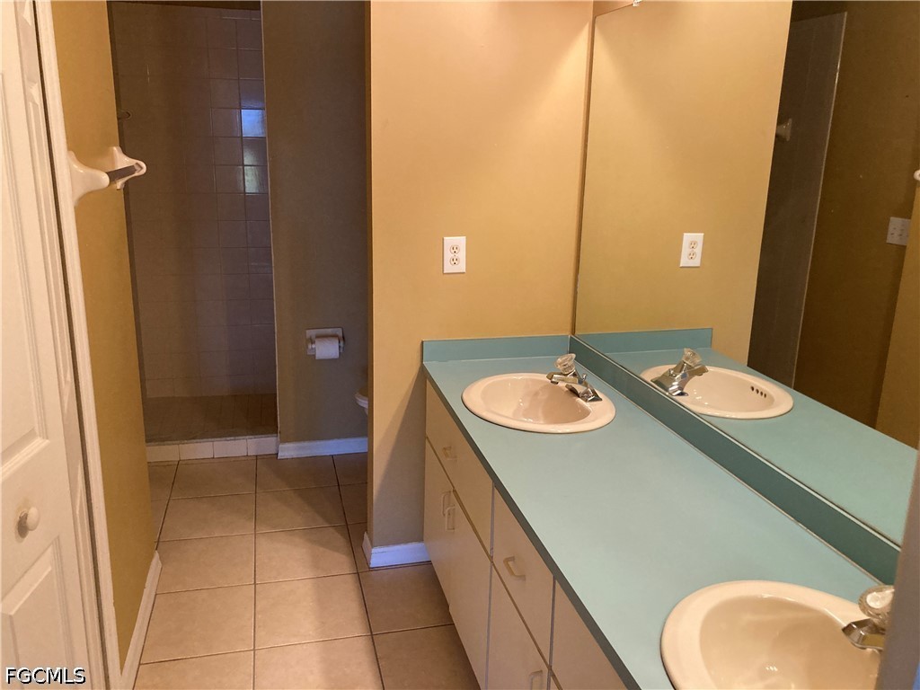 2 Bed Duplex for Sale in Cape Coral, photo 9