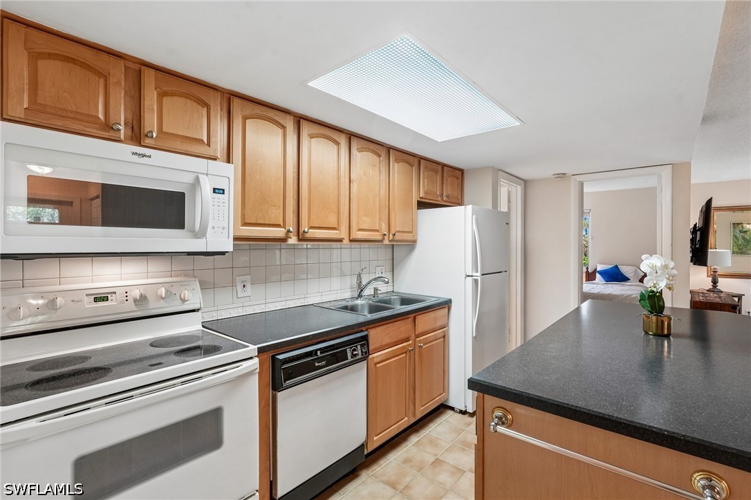 2 Bed Waterfront Home for Sale in Naples, photo 9