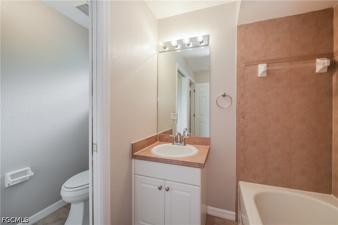 4 Bed SingleFamilyResidence for Sale in Twin Lakes, photo 9