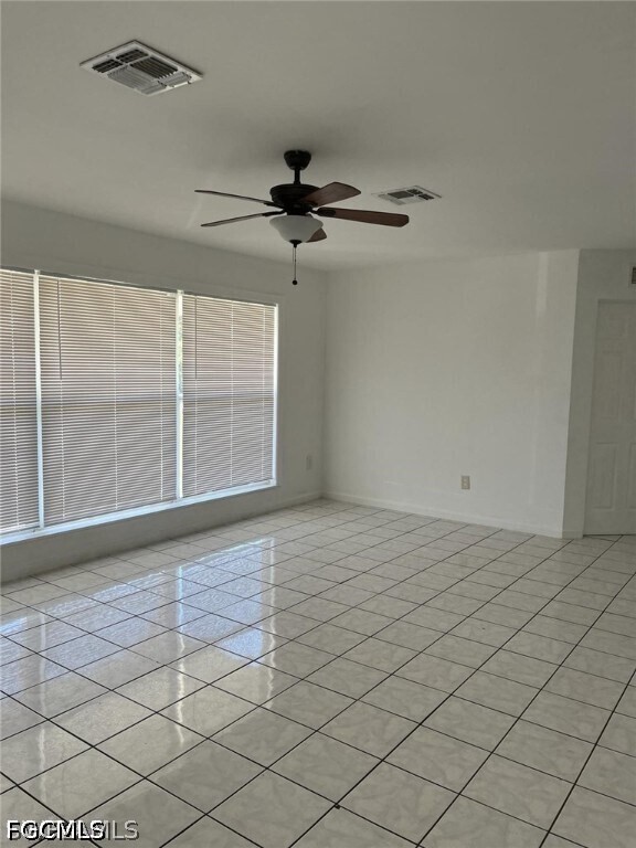3 Bed SingleFamilyResidence for Sale in Lehigh Acres, photo 9