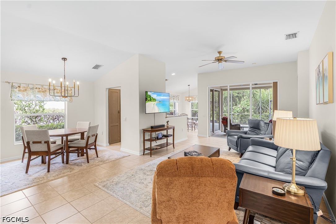 3 Bed SingleFamilyResidence for Sale in Hidden Cove, photo 9