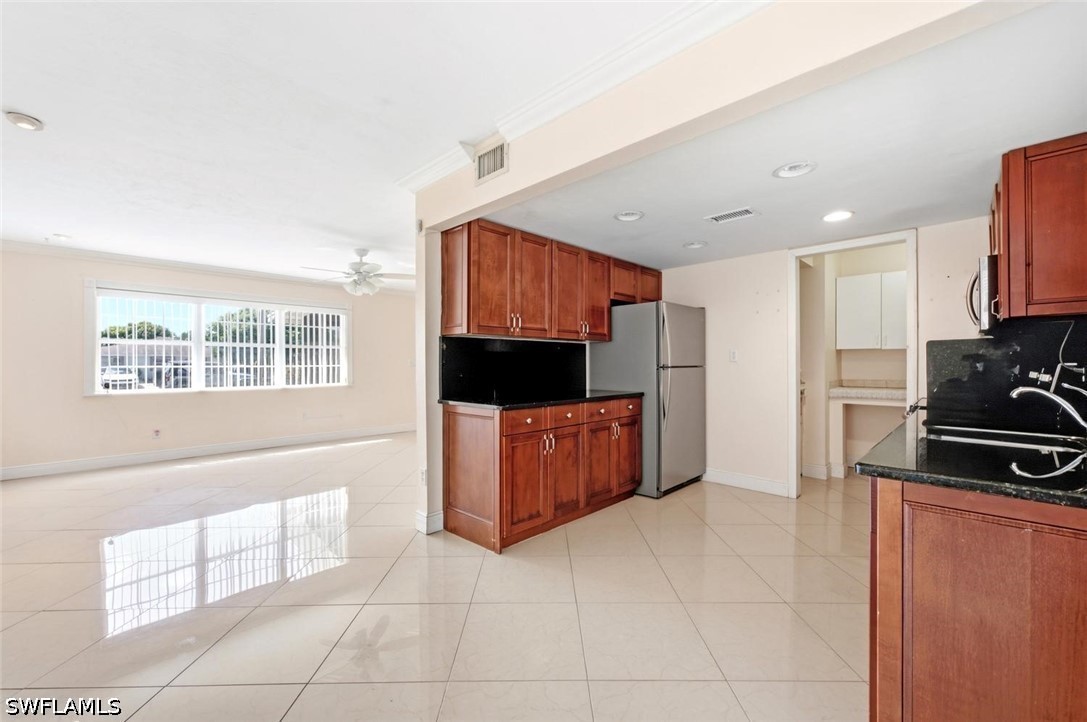 3 Bed SingleFamilyResidence for Sale in Naples, photo 9
