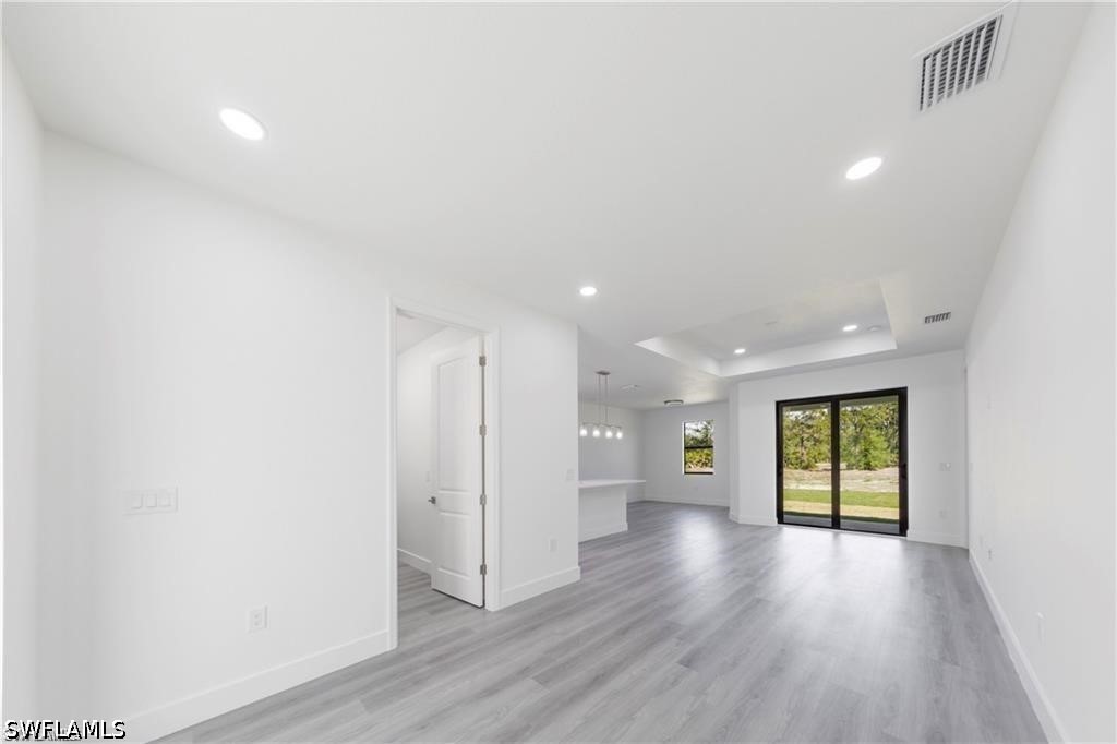 3 Bed SingleFamilyResidence for Sale in Lehigh Acres, photo 9