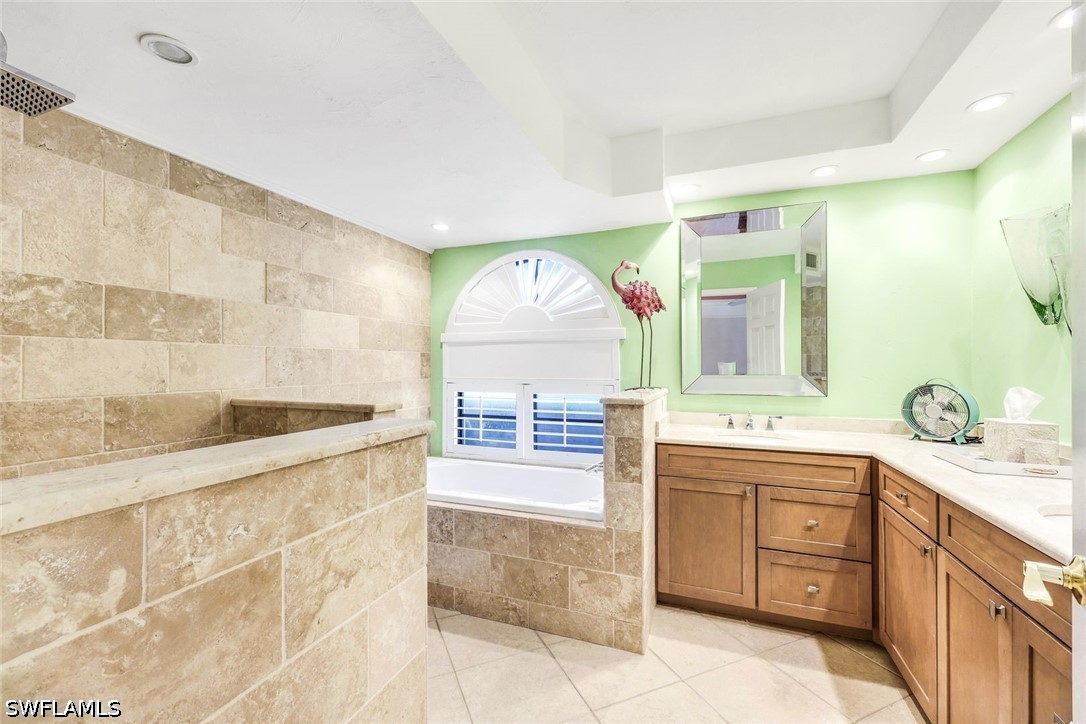 3 Bed Condominium for Sale in Naples, photo 9