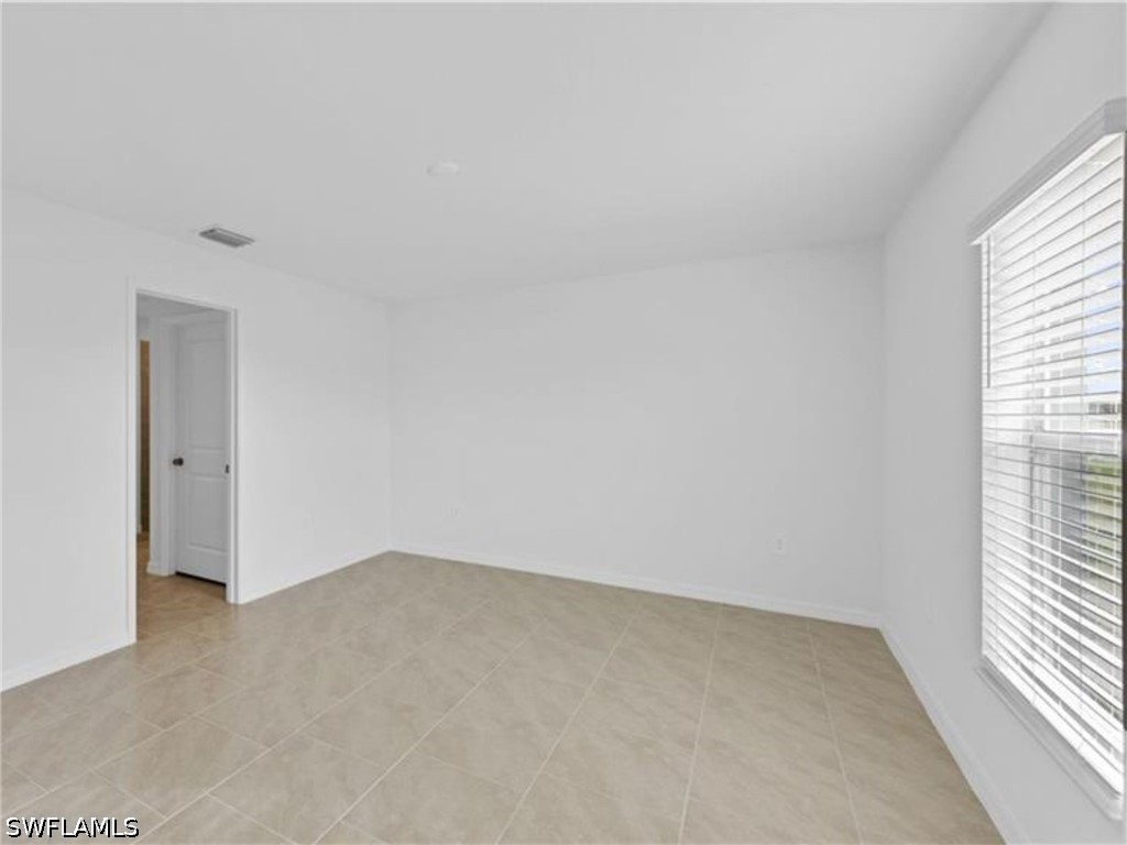 3 Bed SingleFamilyResidence for Sale in Crane Landing, photo 9